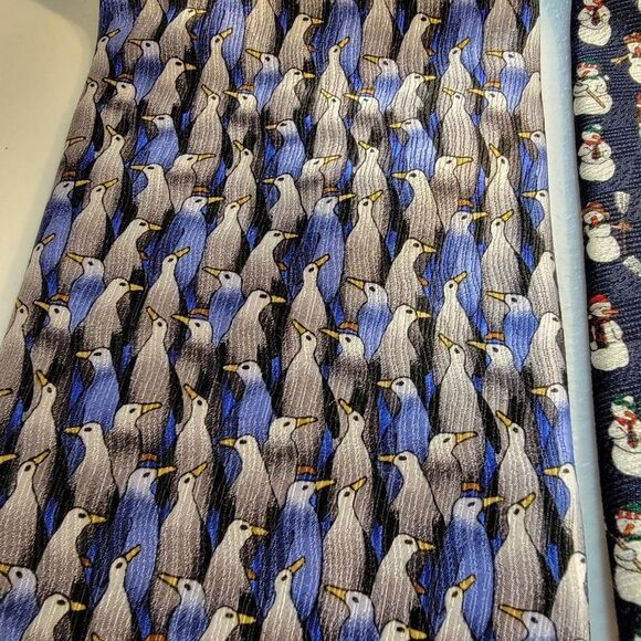 Set of 3 Holiday Christmas Winter Silk Neck Ties Ornaments Snowmen Penguin - Picture 5 of 10